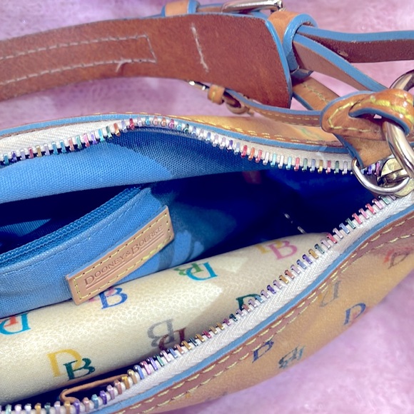 Dooney and Bourke Wallet and shoulder bag🙌💕!! - Picture 5 of 7